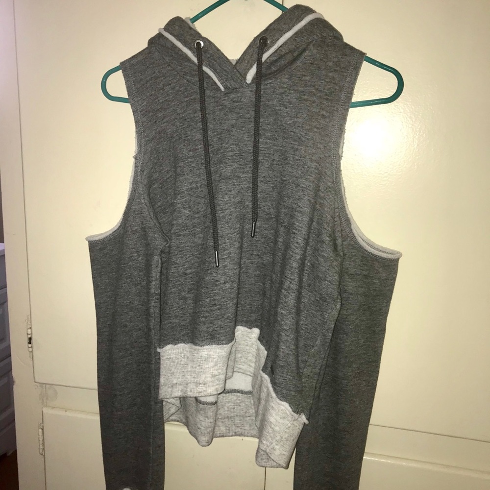 💛 ✨ Hollister Cold Shoulder Hoodie ✨💛